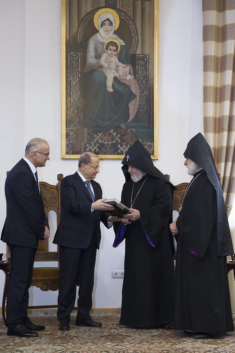 Լիբանանի Հանրապետության նախագահն այցելեց Մայր Աթոռ Սուրբ Էջմիածին 16 01 05 1