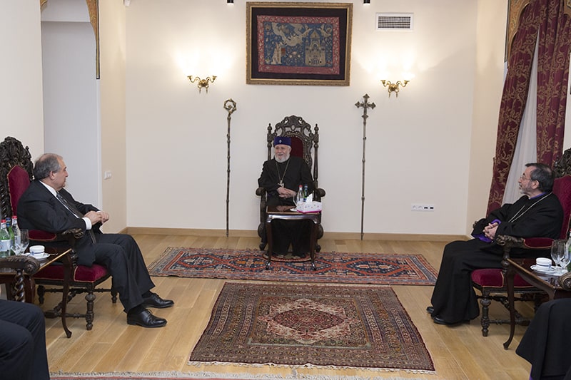 Ամենայն Հայոց Կաթողիկոսն ընդունել է ՀՀ նախագահի թեկնածու Արմեն Սարգսյանին 13 1 02