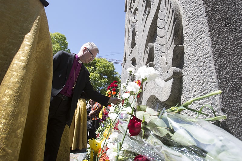 Հայոց Ցեղասպանության սուրբ նահատակների ոգեկոչման արարողությունները Ծիծեռնակաբերդի հուշահամալիրում և Մայր Աթոռում (նկարներ) 24 24 13