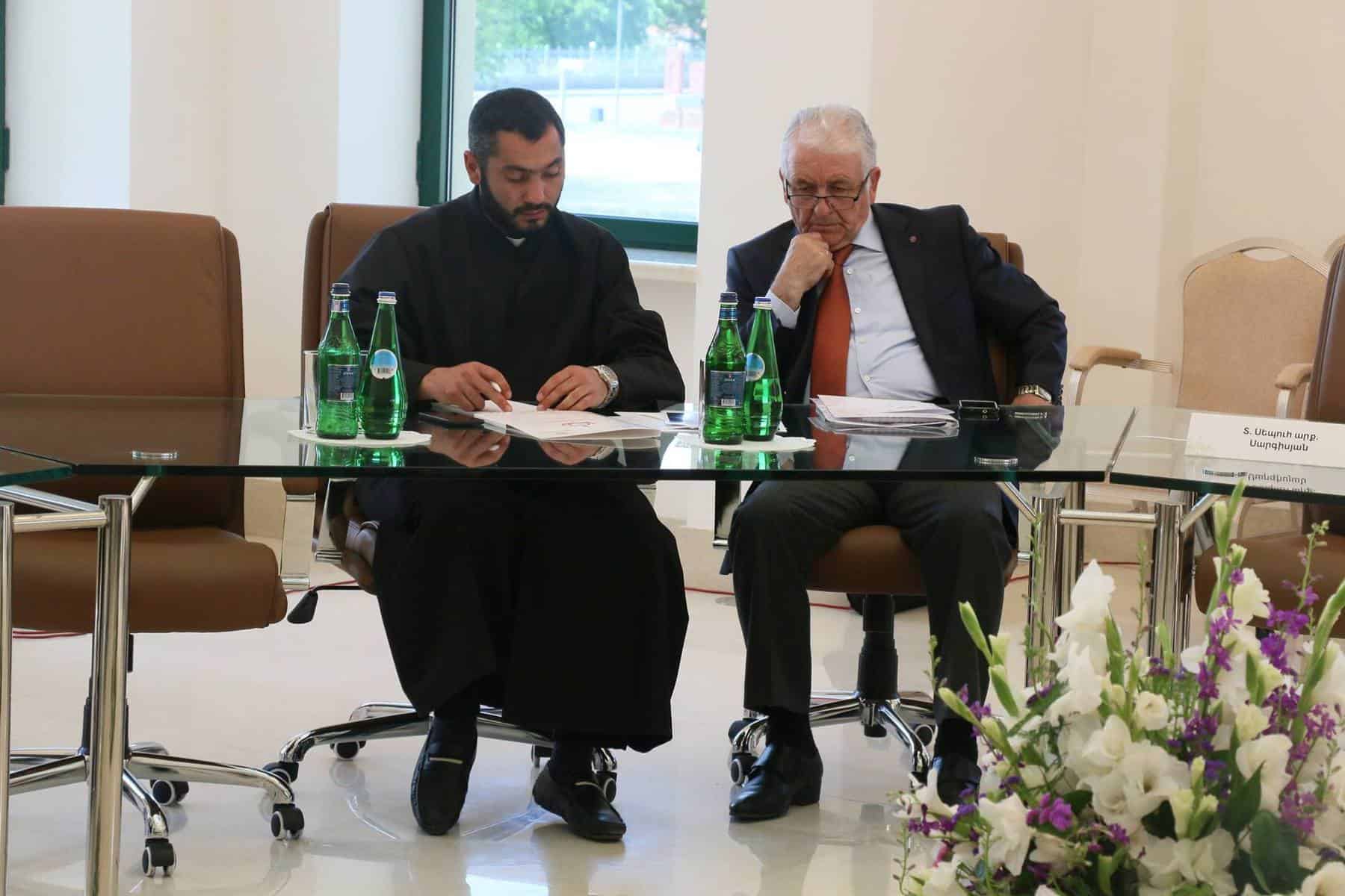 «Հայաստանի Հանրապետությունը և Հայ Եկեղեցու դերակատարությունը հայոց պետականության կայացման գործում (1918-2018 թթ.)» խորագրով գիտաժողով Մայր Աթոռ Սուրբ Էջմիածնում 17 06.23