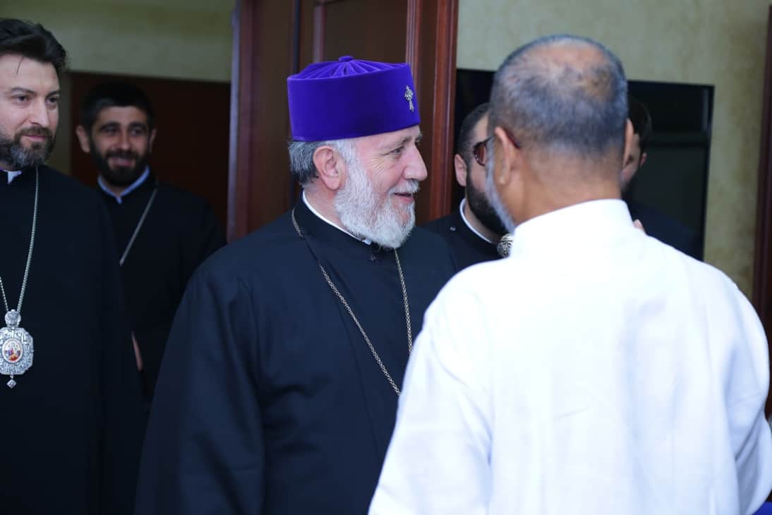 Ամենայն Հայոց Կաթողիկոսն այցելեց «Իզմիրլյան» բժշկական կենտրոն (նկարներ) 18 17 7