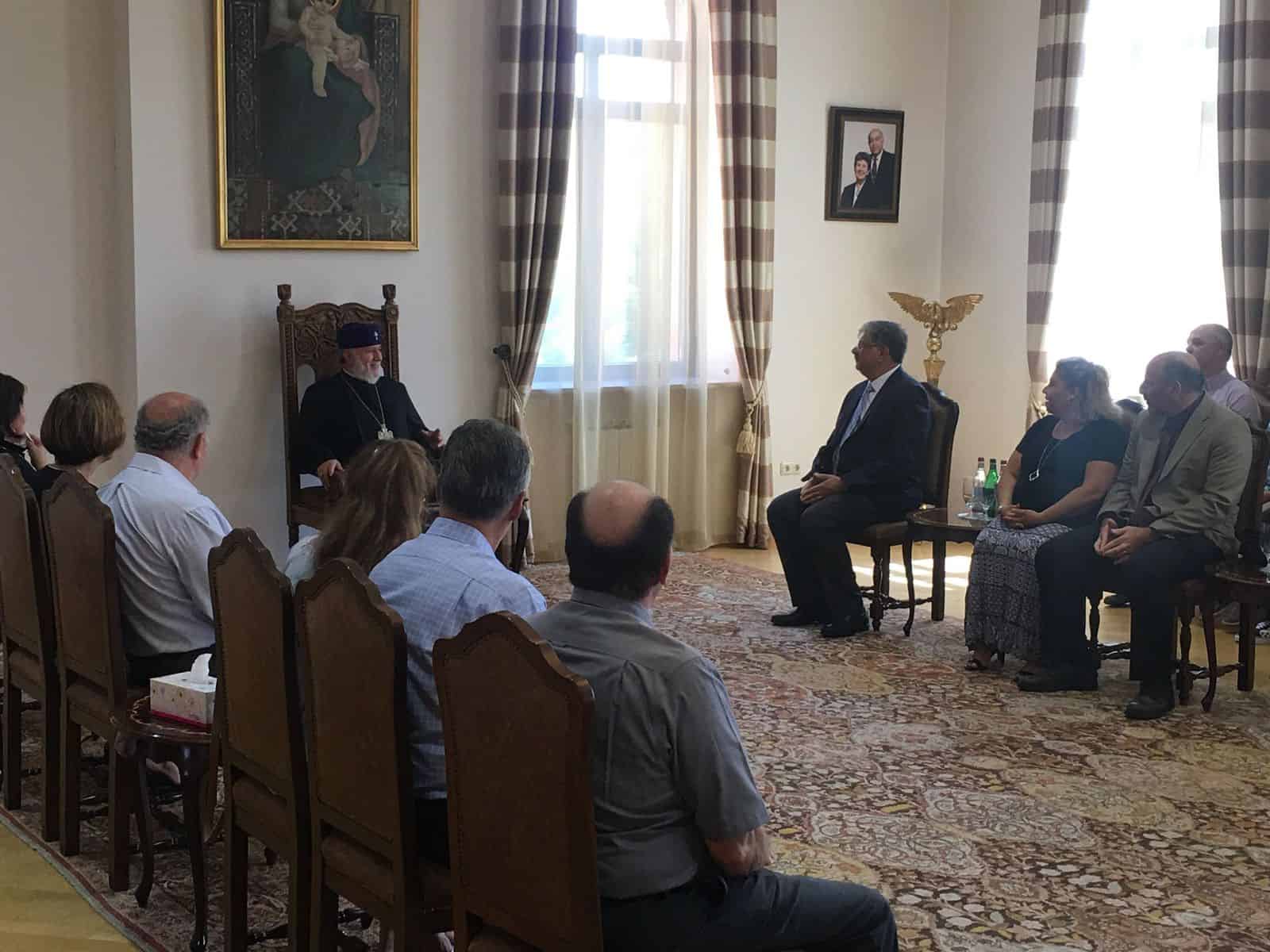 Ամենայն Հայոց Կաթողիկոսն ընդունեց ԱՄՆ Հայոց Արևելյան և Արևմտյան թեմերի ուխտավորներին 14 17.3