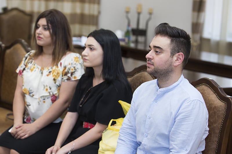 Ամենայն Հայոց Կաթողիկոսը հանդիպեց համահայկական երիտասարդական հավաքի կազմակերպիչ խմբի հետ (նկարներ) 20 3 2 9