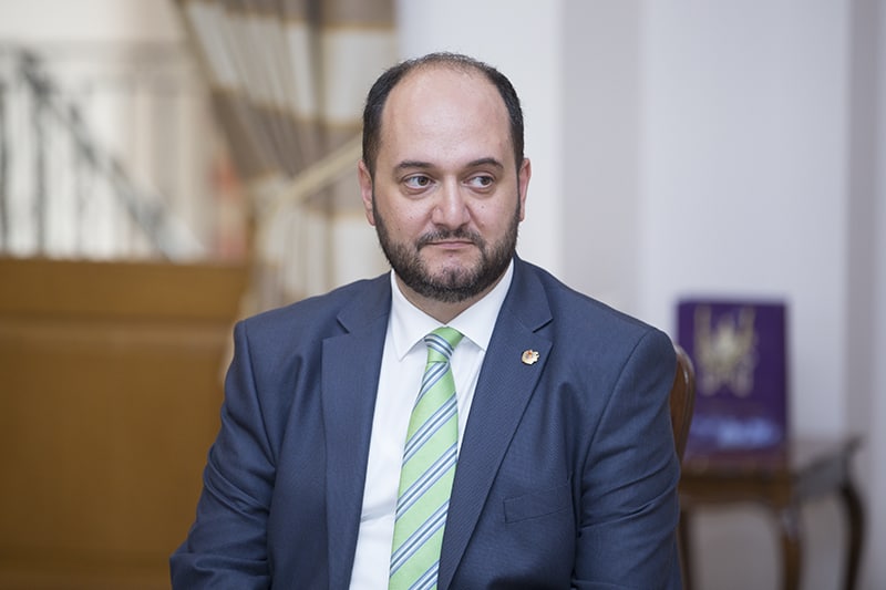 Ամենայն Հայոց Կաթողիկոսն ընդունեց ՀՀ Կրթության և գիտության նախարարին (նկարներ) 13 30.02