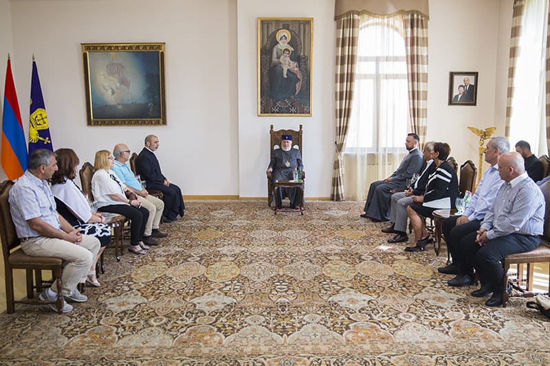 Ամենայն Հայոց Կաթողիկոսն ընդունեց Գերմանիայի հայ գործարարների միության անդամներին (նկարներ) 16 19 5