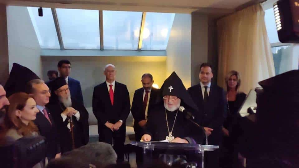 Ամենայն Հայոց Կաթողիկոսը Նյու Յորքում ներկա գտնվեց «Մետրոպոլիտան» արվեստի թանգարանում կազմակերպված «Հայաստա՛ն» ցուցահանդեսի պաշտոնական բացման արարողությանը 14 Amn tangaran 3