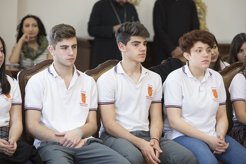 Ամենայն Հայոց Կաթողիկոսն ընդունեց Բուենոս Այրեսի Մխիթարյան վարժարանի սաներին (նկարներ) 15 10 2 4