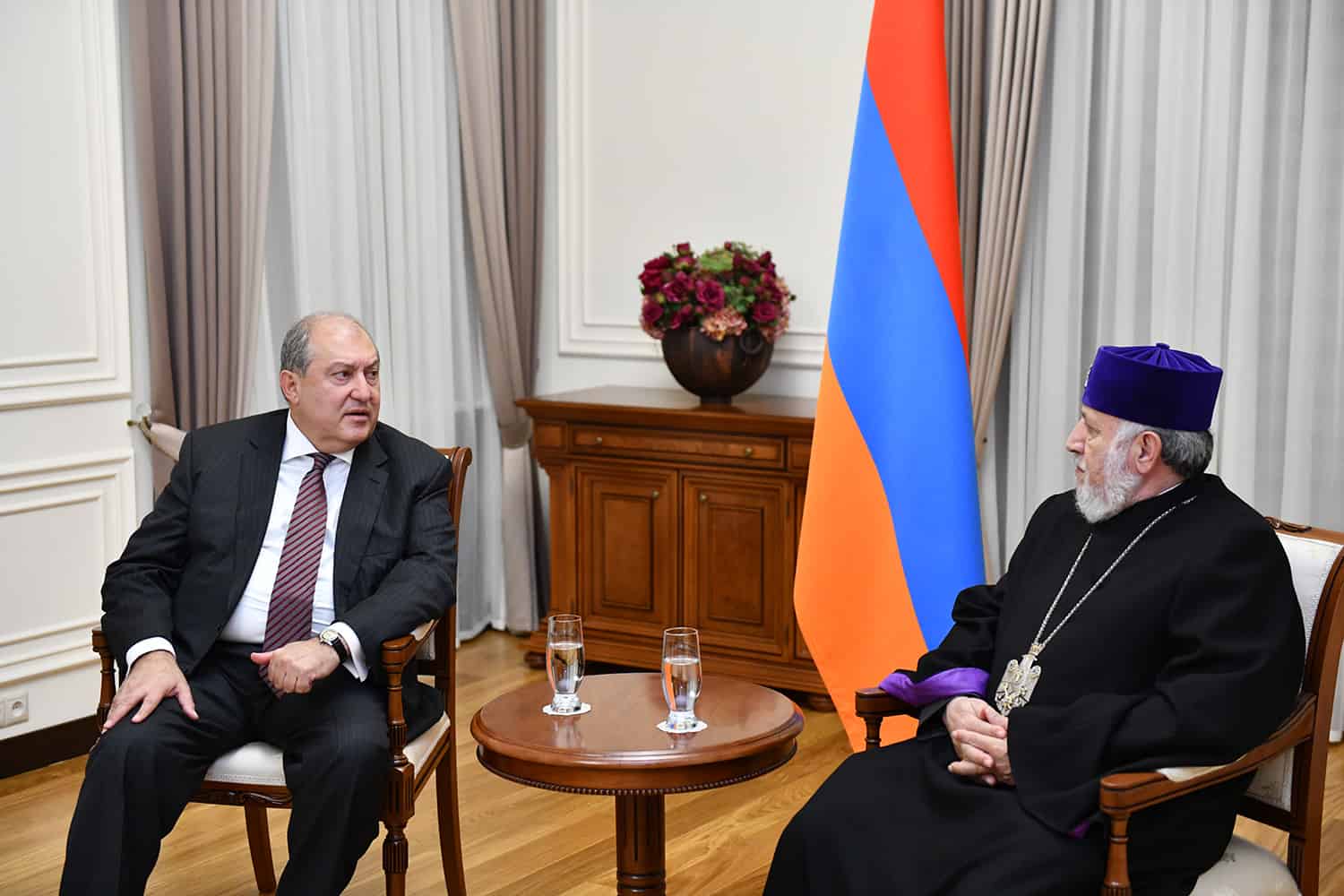 Արմեն Սարգսյանը հյուրընկալել է Ամենայն Հայոց Կաթողիկոսին 14 IMG 0621