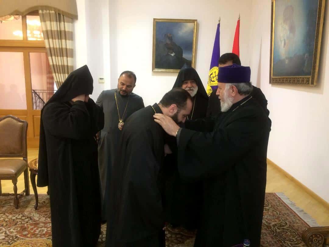 Ամենայն Հայոց Կաթողիկոսն իր օրհնությունը բաշխեց նորընծա վարդապետներին (նկարներ) 14 6 3