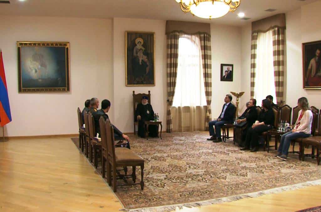 Ամենայն Հայոց Կաթողիկոսն ընդունեց բուժումից վերադարձած զինվորականներին (նկարներ) 12 6 4 1