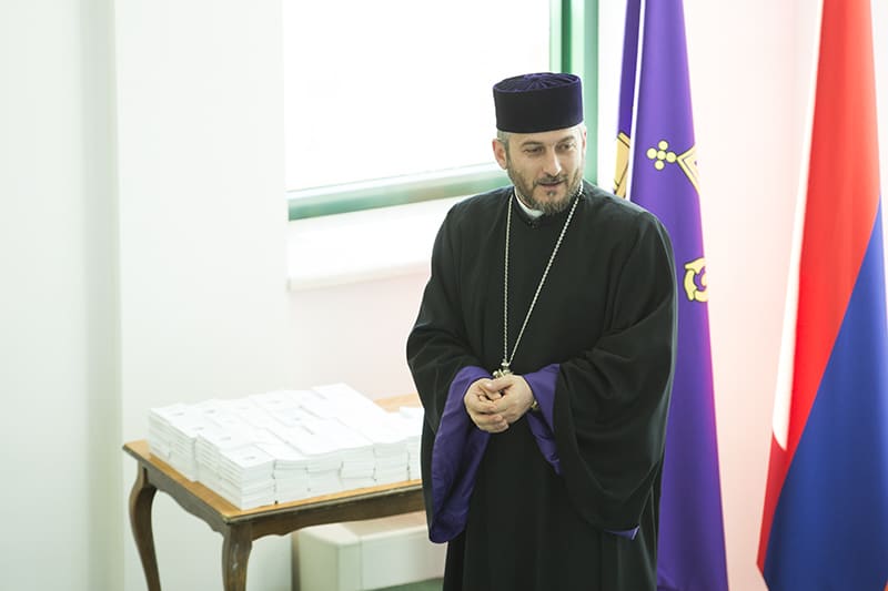 Ամենայն Հայոց Կաթողիկոսը շնորհավորեց Մայր Աթոռի պաշտոնեությանը (նկարներ) 13 10 2