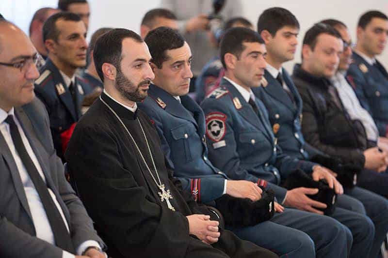Ամենայն Հայոց Կաթողիկոսն իր օրհնությունը բաշխեց ՀՀ ոստիկանության կրթահամալիրի ուսանողներին (նկարներ) 13 08.03.2