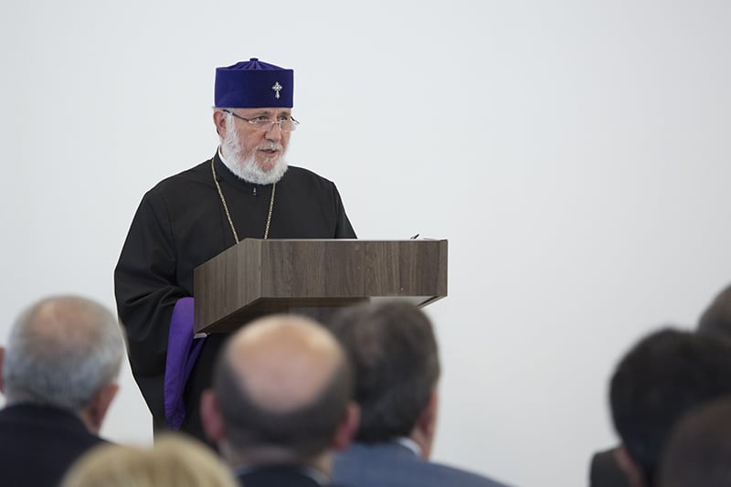 Ամենայն Հայոց Կաթողիկոսն ընդունեց ՀՀ դիվանագիտական ծառայության մարմինների ղեկավարների համաժողովի մասնակիցներին 13 29 2