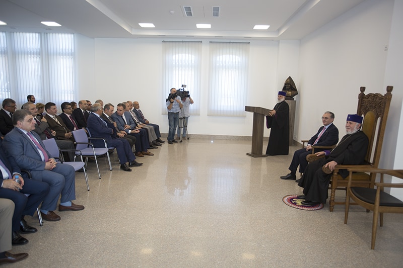 Ամենայն Հայոց Կաթողիկոսն ընդունեց ՀՀ դիվանագիտական ծառայության մարմինների ղեկավարների համաժողովի մասնակիցներին 14 29 3