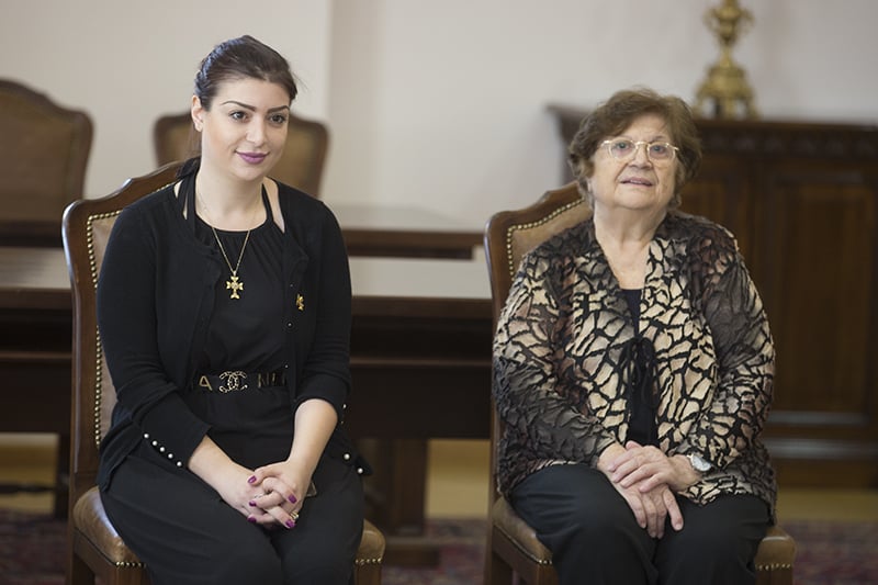 Ամենայն Հայոց Կաթողիկոսն ընդունեց Ֆրանսիայից ժամանած ուխտավորներին (նկարներ) 16 13 2 5