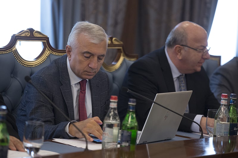 Մայր Աթոռ Սուրբ Էջմիածնում սկսվեց Գերագույն հոգևոր խորհրդի ժողովը (նկարներ) 21 29 10