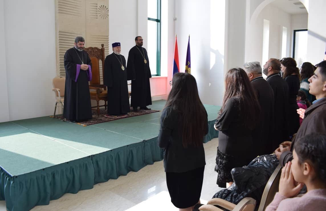 Ամենայն Հայոց Կաթողիկոսը հանդիպեց բազմազավակ քահանաների ընտանիքների հետ (նկարներ) 13 29 2 2
