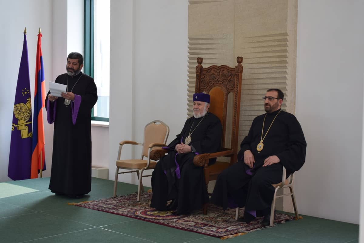 Ամենայն Հայոց Կաթողիկոսը հանդիպեց բազմազավակ քահանաների ընտանիքների հետ (նկարներ) 15 29 2 4