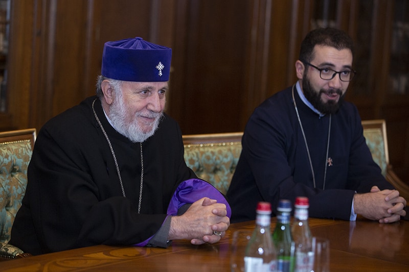 Ամենայն Հայոց Կաթողիկոսն ընդունեց Հայաստանում Հնդկաստանի նորանշանակ դեսպանին (նկարներ) 12 3 1 1