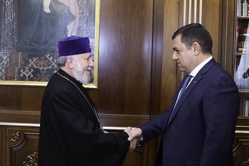 Ամենայն Հայոց Կաթողիկոսն ընդունեց Բարձրագույն դատական խորհրդի նախագահին 12 27 1