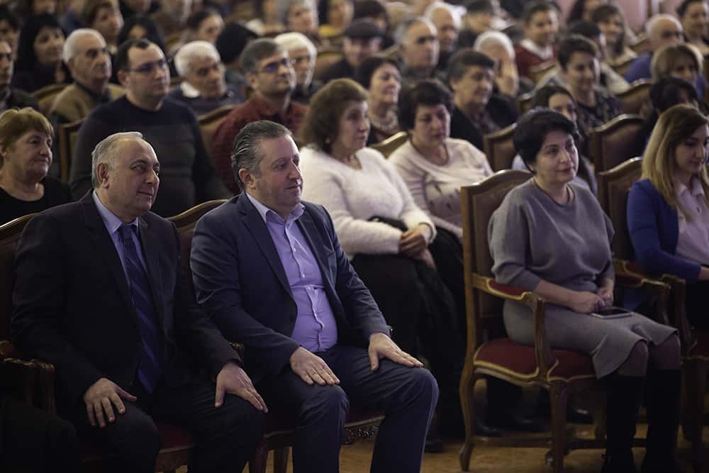 Ամենայն Հայոց Կաթողիկոսը շնորհավորեց Մայր Աթոռի պաշտոնեությանը (նկարներ) 15 8 4