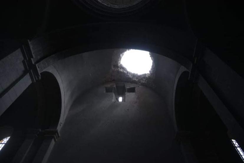 Թշնամին հարվածեց Շուշիի խորհրդանիշ Ղազանչեցոց եկեղեցուն (նկարներ, Տեսանյութ) 12 01.10