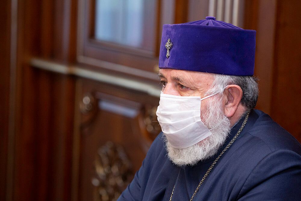 Ամենայն Հայոց Կաթողիկոսը հրաժեշտի հանդիպում ունեցավ ՀՀ-ում Իտալիայի դեսպանի հետ (նկարներ) 13 13 2