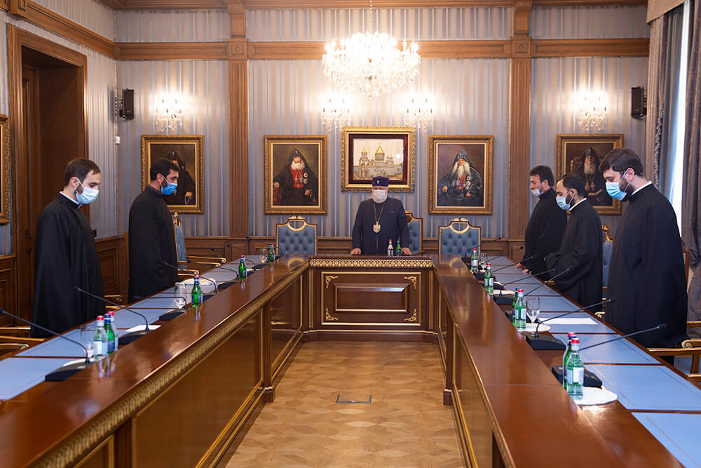 Ամենայն Հայոց Կաթողիկոսն ընդունեց նորաօծ քահանաներին (նկարներ) 12 27 2 1