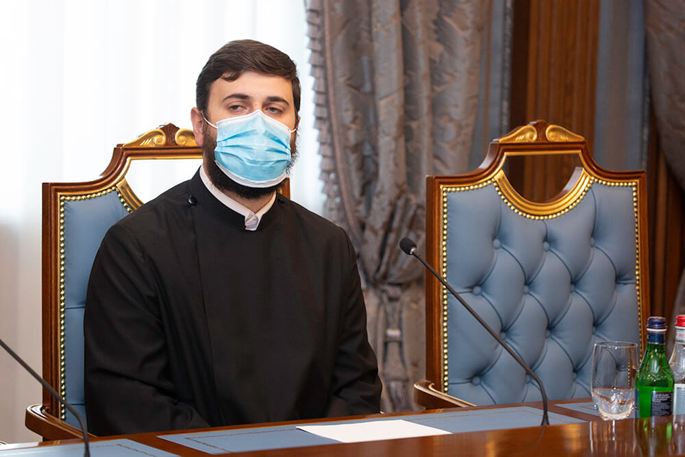 Ամենայն Հայոց Կաթողիկոսն ընդունեց նորաօծ քահանաներին (նկարներ) 18 27 2 7