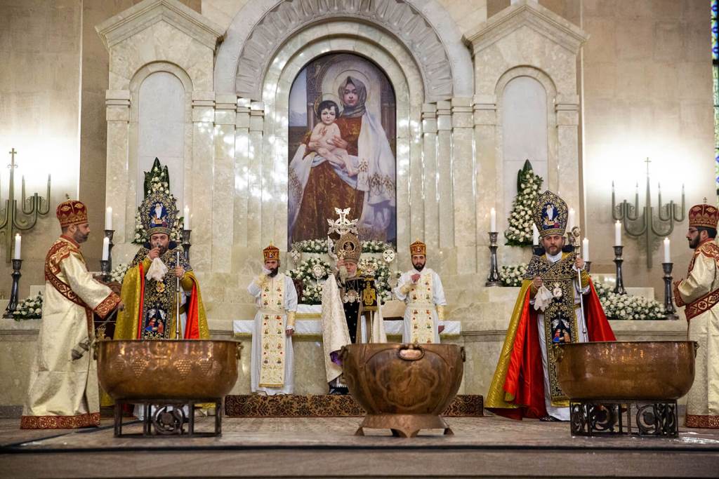 Հայրապետական Սուրբ Պատարագ Սուրբ Ծննդյան և Աստվածհայտնության տոնի առիթով (նկարներ, տեսանյութ) 22 06 11