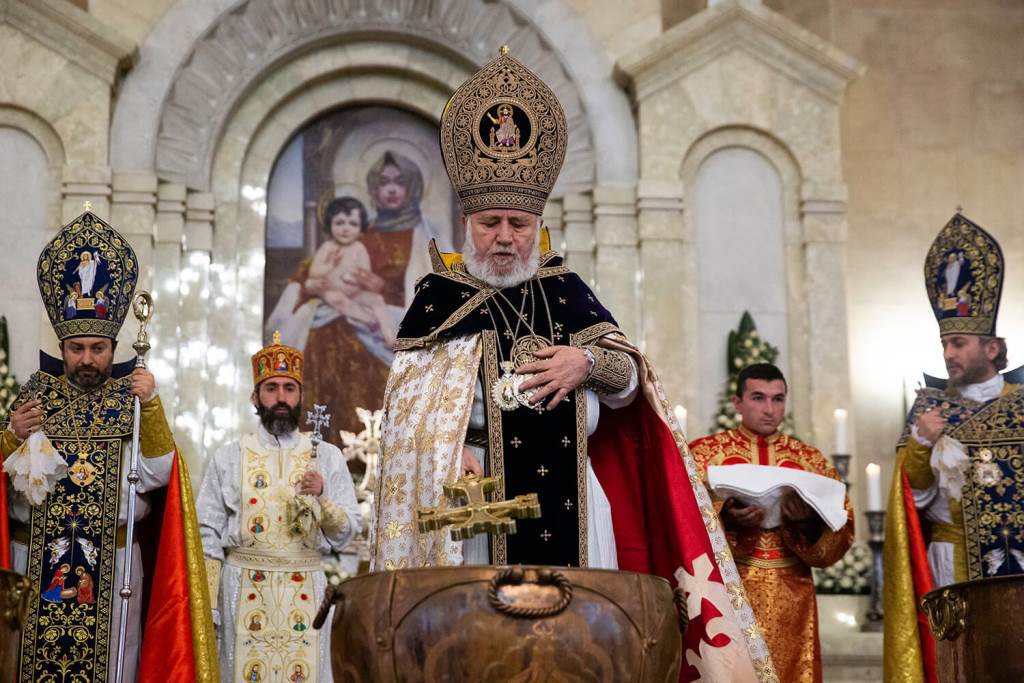 Հայրապետական Սուրբ Պատարագ Սուրբ Ծննդյան և Աստվածհայտնության տոնի առիթով (նկարներ, տեսանյութ) 13 06 2