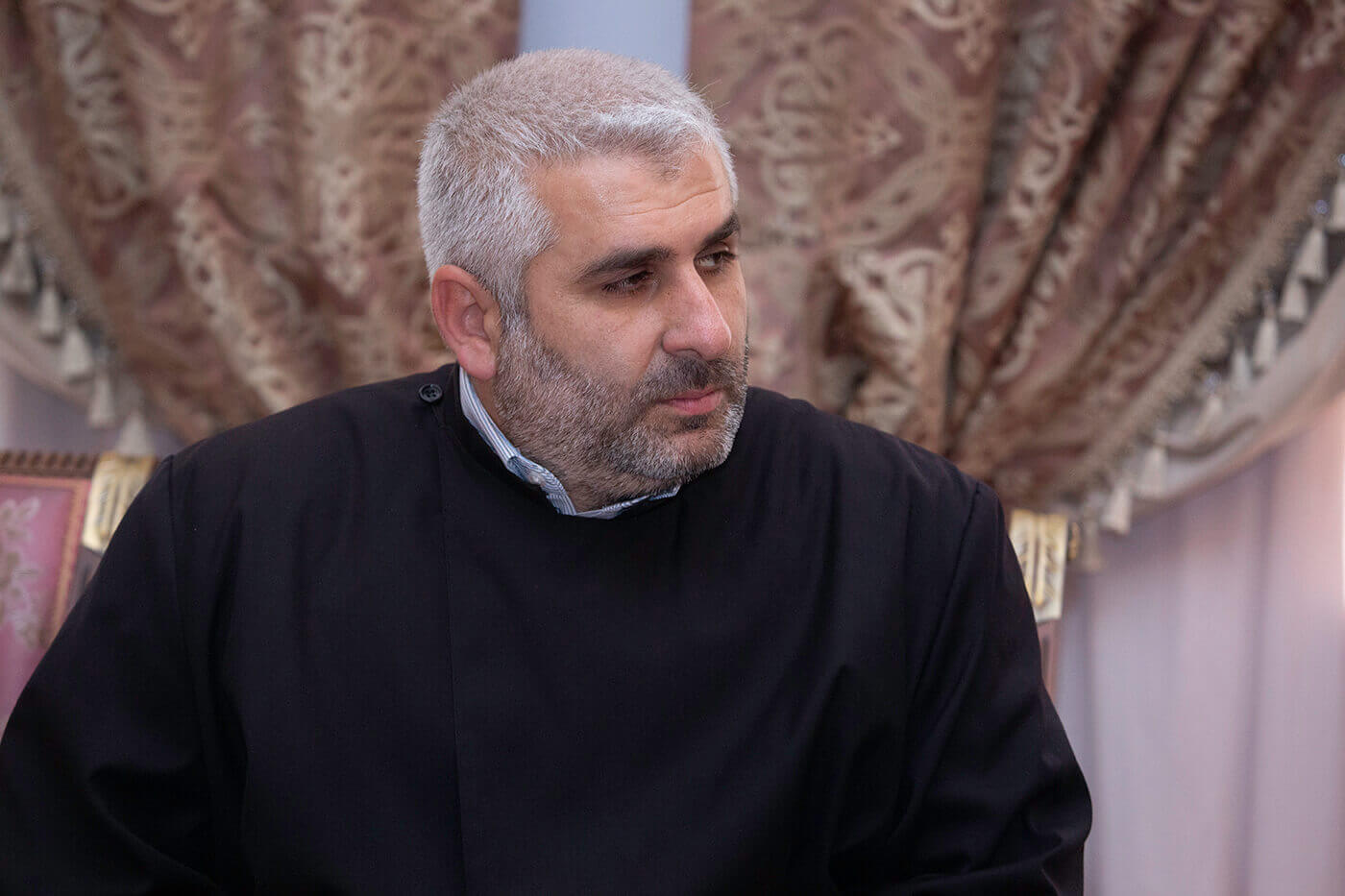 Ամենայն Հայոց Կաթողիկոսն ընդունեց Արցախի թեմում ձեռնադրված նորաօծ քահանաներին 15 23 4