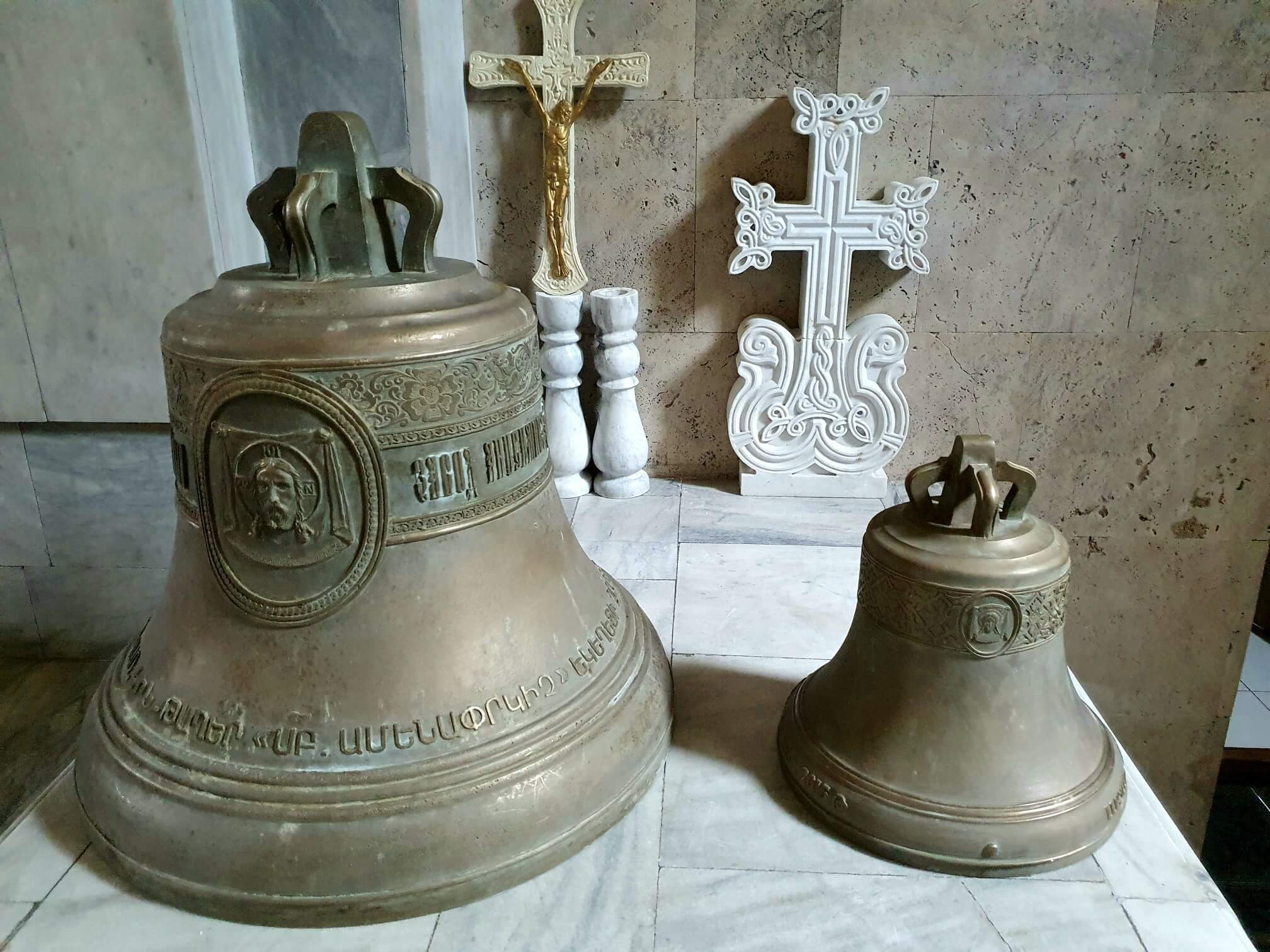 Հին Թաղլարի Սուրբ Ամենափրկիչ եկեղեցուց հաջողվել է դուրս բերել տաճարի երկու զանգը, գմբեթի եւ զանգակատան խաչերը (նկարներ) 13 01.05.2021.02