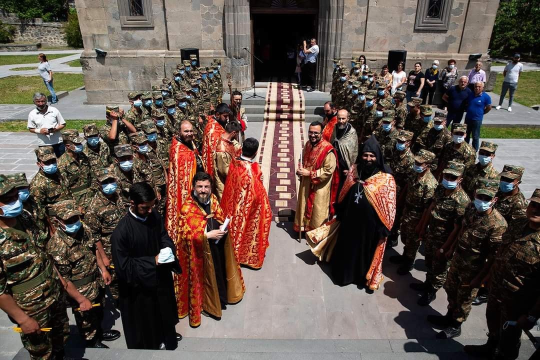 Ամենայն Հայոց Կաթողիկոսը հայրապետական այցով մեկնեց Սյունիք և Արցախի Հանրապետություն (նկարներ) 14 03.06.03