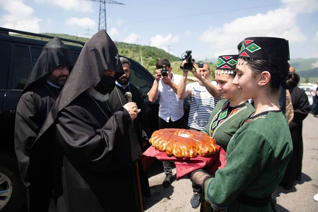 Ամենայն Հայոց Կաթողիկոսը հայրապետական այցով մեկնեց Սյունիք և Արցախի Հանրապետություն (նկարներ) 20 03.06.09