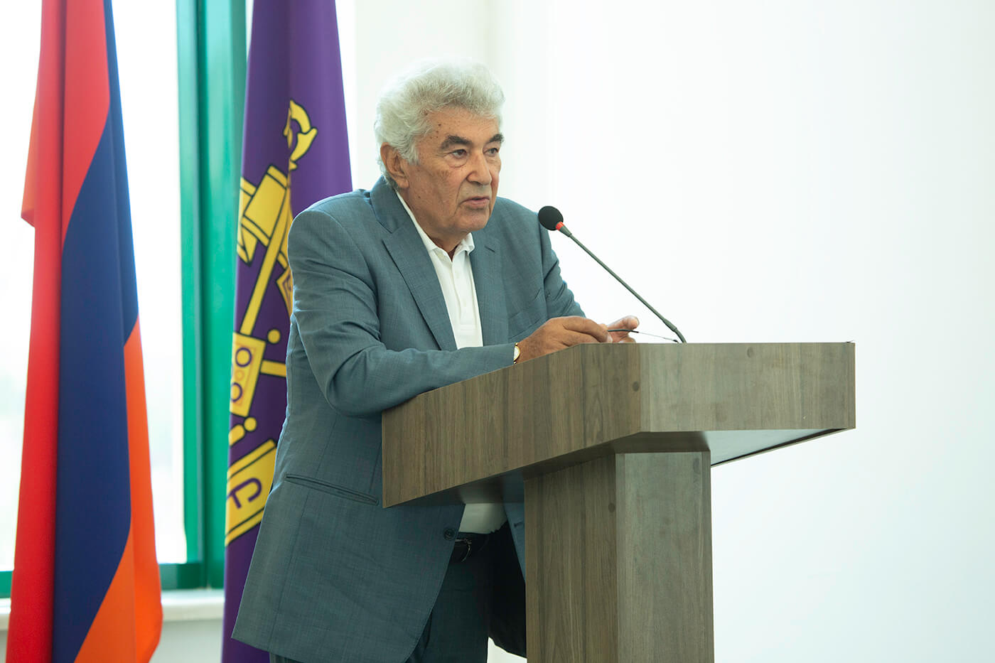 Մայր Աթոռ Սուրբ Էջմիածնում տեղի ունեցավ գրքերի շնորհանդես (նկարներ) 17 23 6