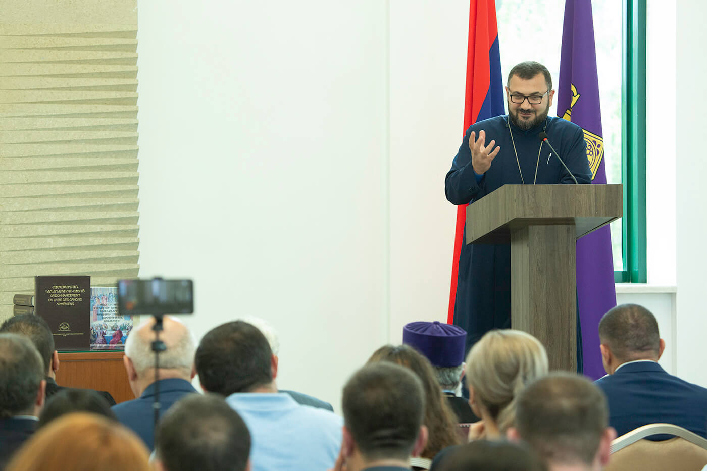 Մայր Աթոռ Սուրբ Էջմիածնում տեղի ունեցավ գրքերի շնորհանդես (նկարներ) 18 23 7