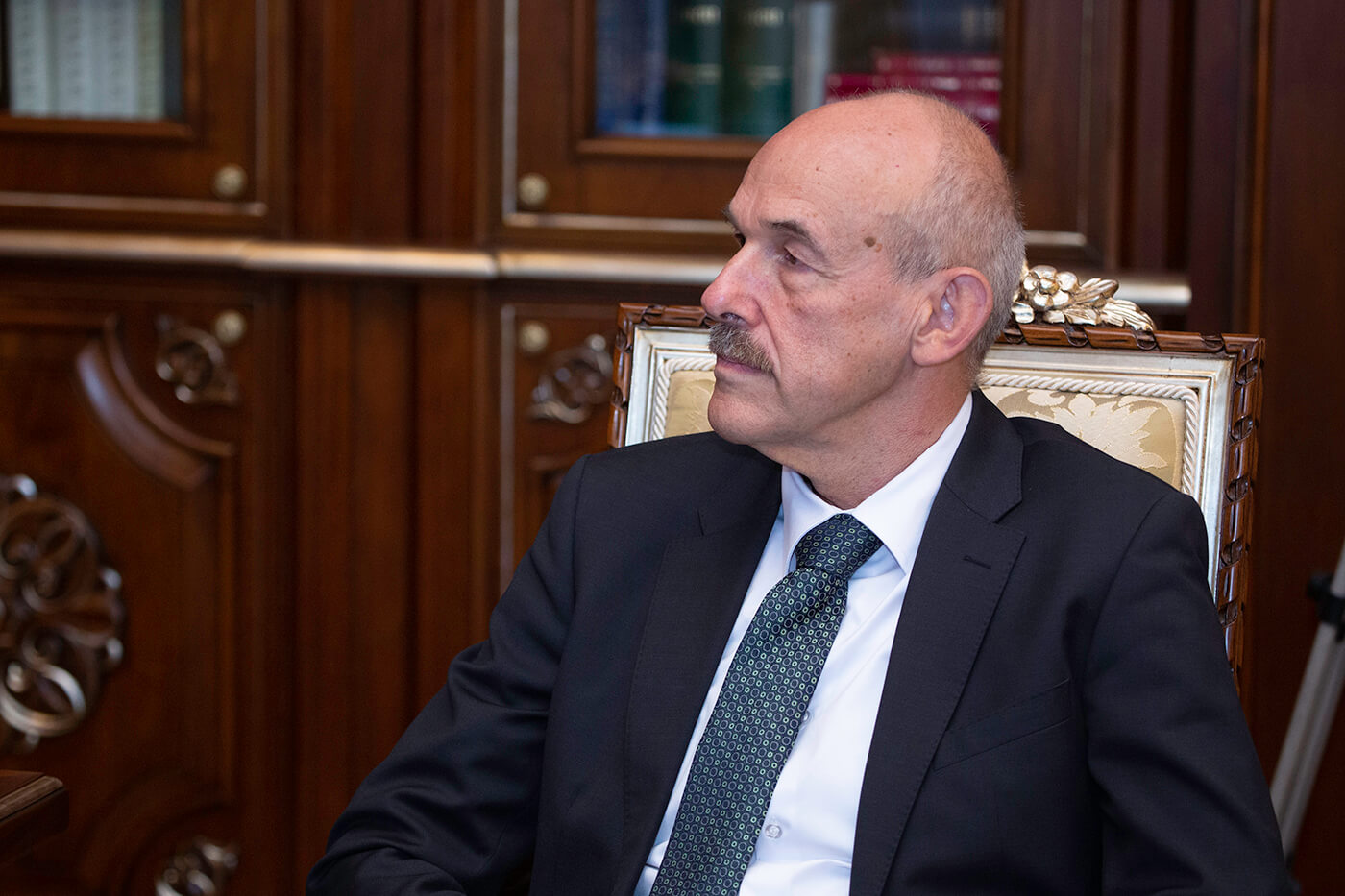 Ամենայն Հայոց Կաթողիկոսը հրաժեշտի հանդիպում ունեցավ ՀՀ-ում Գերմանիայի դեսպանի հետ 13 07.02 1