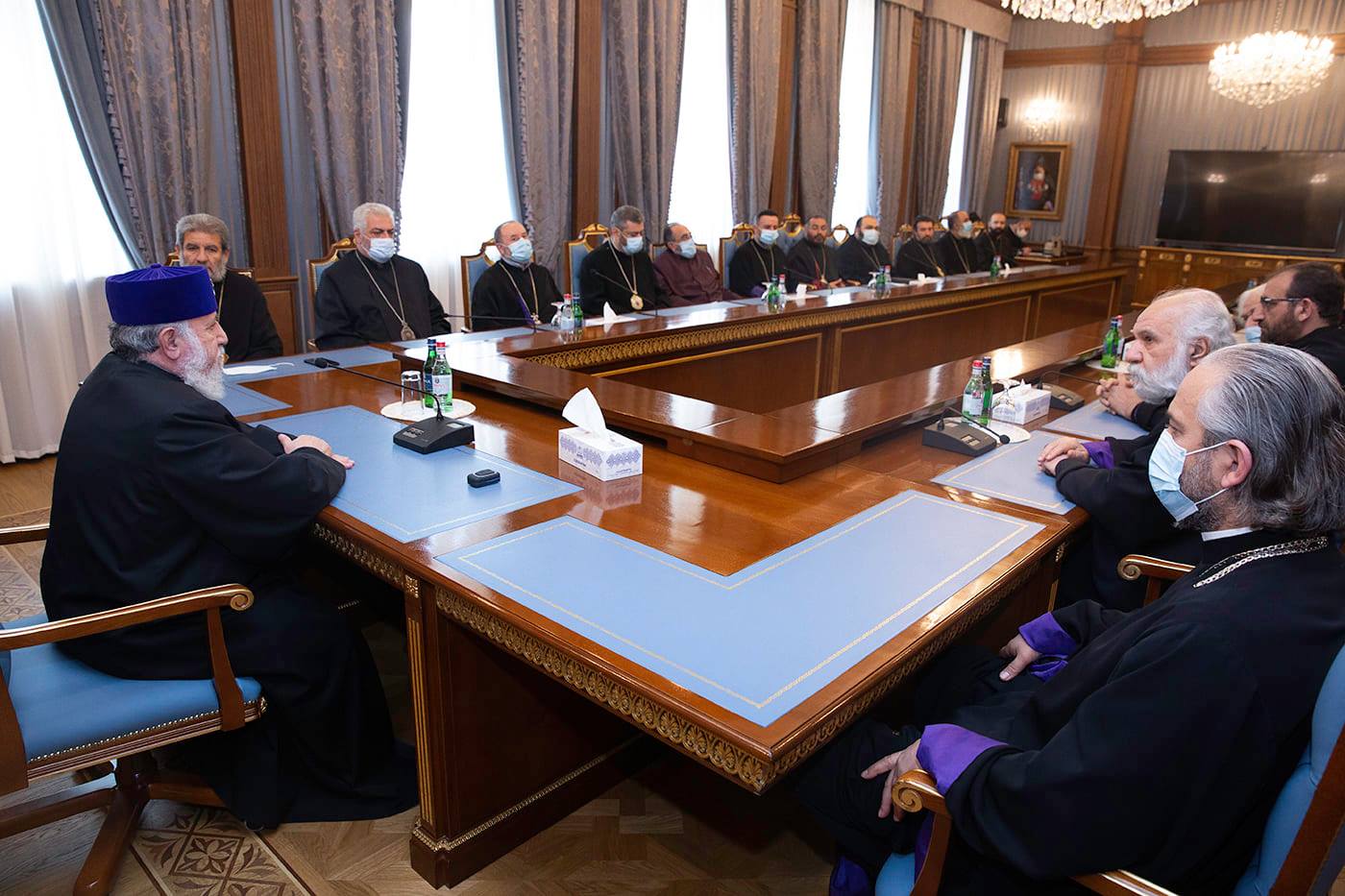 Մայր Աթոռի միաբանությունն ու պաշտոնեությունը շնորհավորեցին Ամենայն Հայոց Հայրապետին օծման և գահակալության 22-րդ տարեդարձի առիթով 14 04.21.03