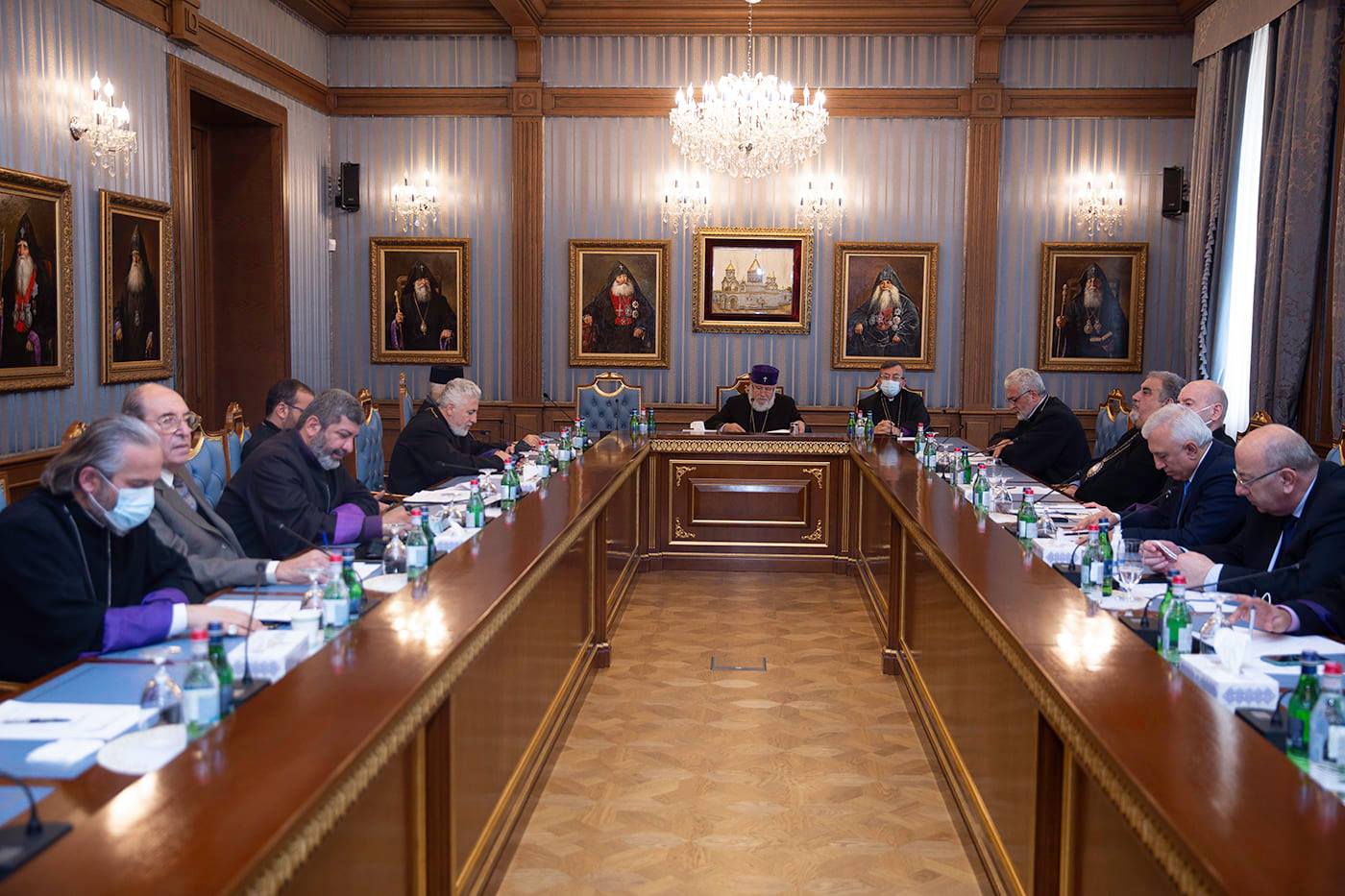 Մայր Աթոռ Ս. Էջմիածնում սկսվեց Գերագույն հոգևոր խորհրդի ժողովը 12 08.01