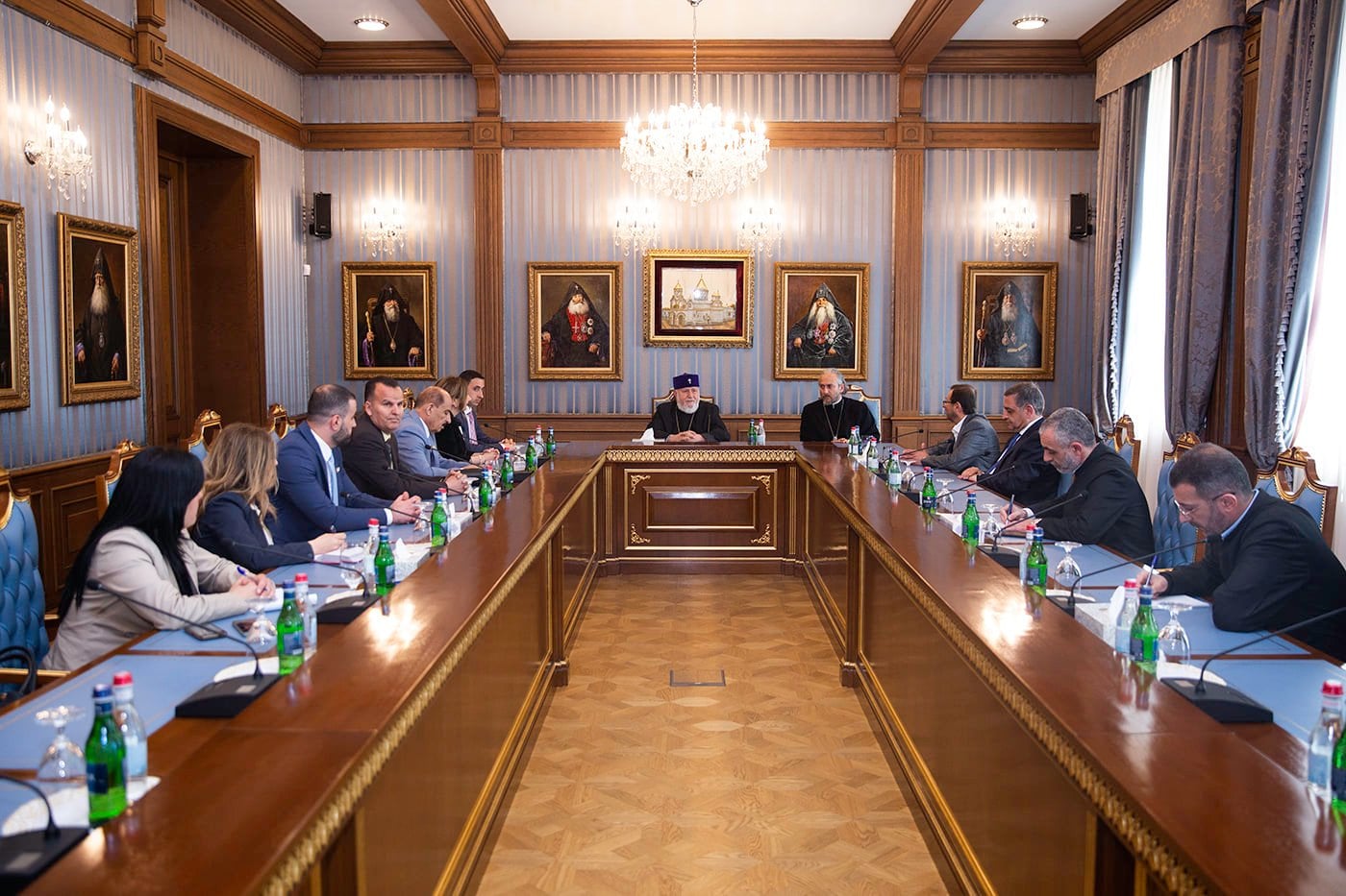 Ամենայն Հայոց Կաթողիկոսն ընդունեց Սիրիա-Հայաստան բարեկամական խմբի պատվիրակությանը 12 bareka 05.01