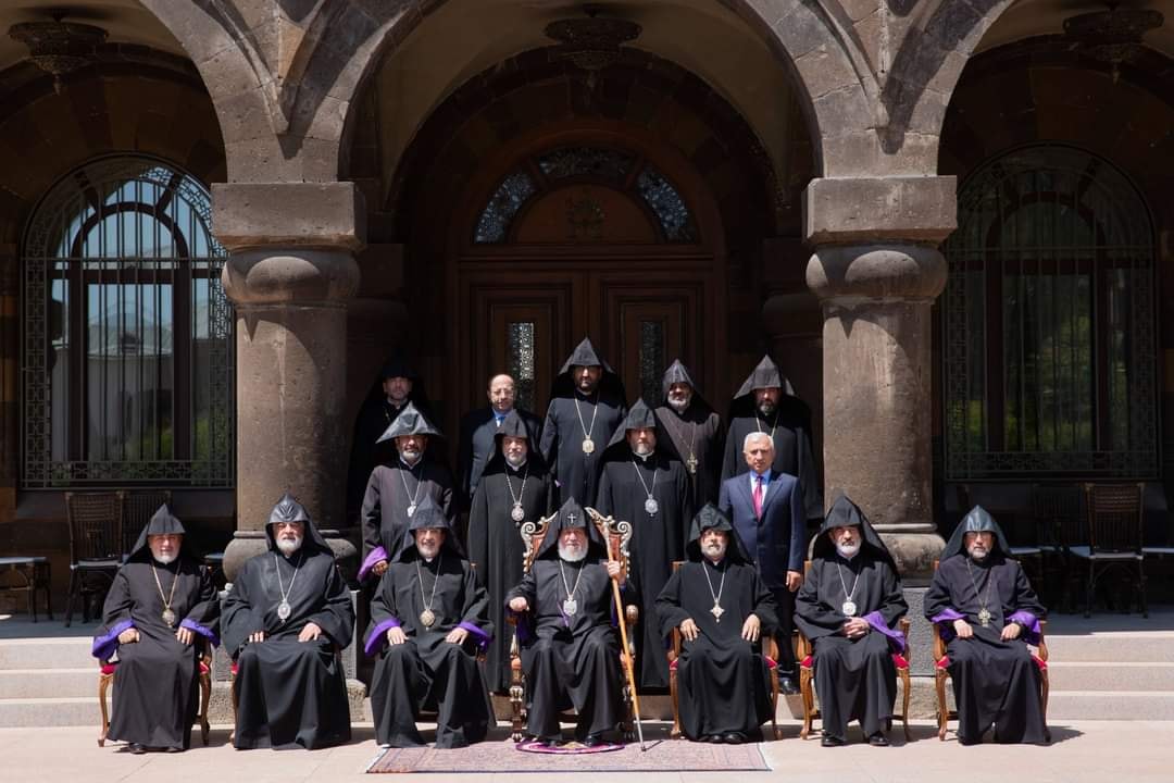 Մայր Աթոռ Ս. Էջմիածնում սկսվեց Գերագույն հոգևոր խորհրդի ժողովը (նկարներ) 22 11.05