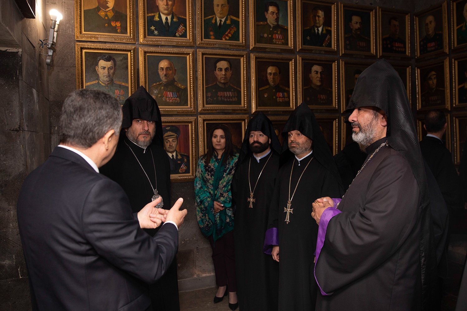 Մայր Աթոռի Սուրբ Էջմիածնի միաբաններն այցելեցին «Հաղթանակ» զբոսայգի 21 Hagh 09.10