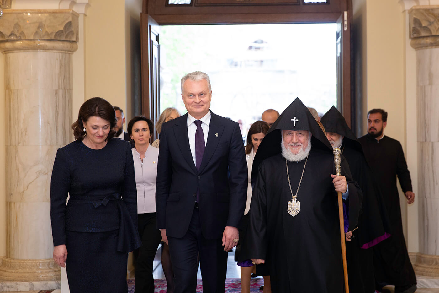 Ամենայն Հայոց Կաթողիկոսն ընդունեց Լիտվայի Հանրապետության նախագահին (նկարներ) 13 20.04.02