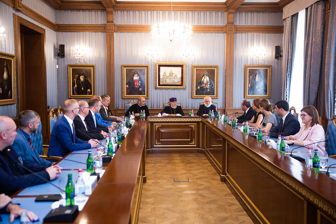 Ամենայն Հայոց Կաթողիկոսն ընդունեց Սաքսոնիա-Անհալթ երկրամասի Լանդթագի պատվիրակությանը (նկարներ) 12 01.06 3