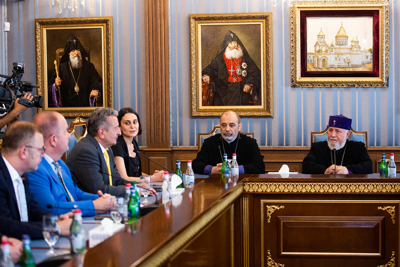 Ամենայն Հայոց Կաթողիկոսն ընդունեց Սաքսոնիա-Անհալթ երկրամասի Լանդթագի պատվիրակությանը (նկարներ) 16 05.06 1