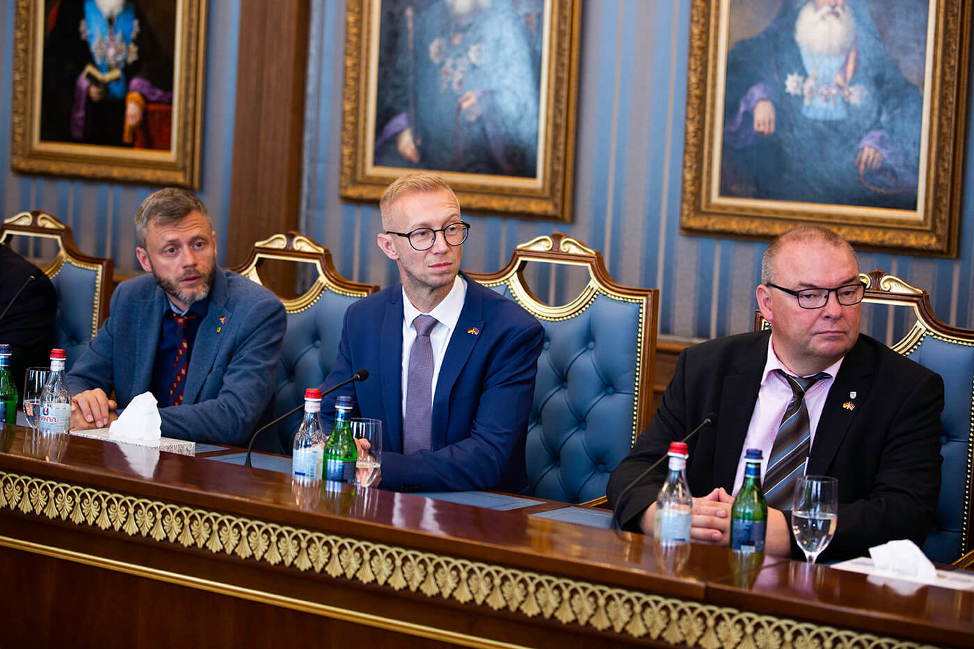 Ամենայն Հայոց Կաթողիկոսն ընդունեց Սաքսոնիա-Անհալթ երկրամասի Լանդթագի պատվիրակությանը (նկարներ) 18 07.06 2