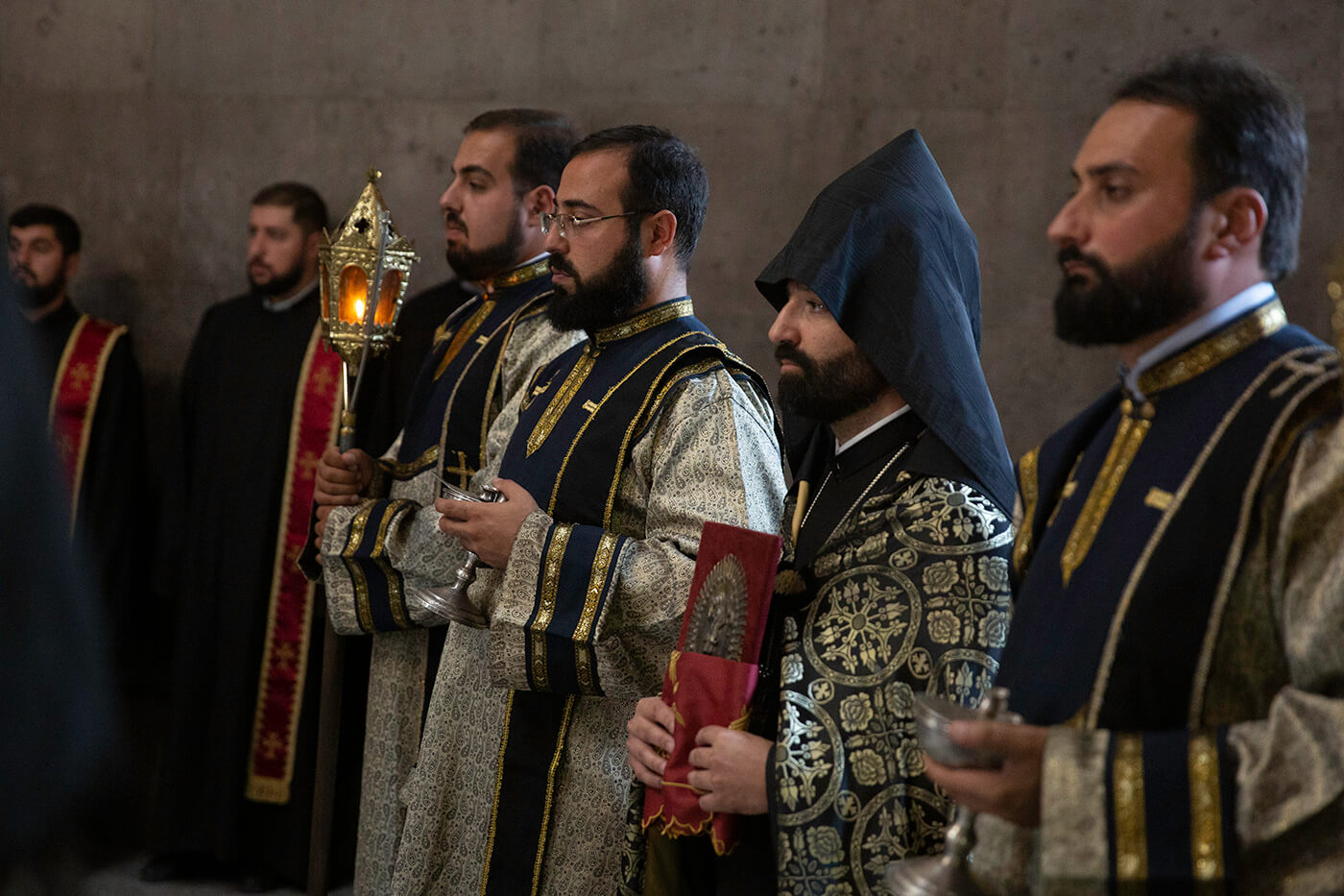 Կատարվեց հոգեհանգստյան կարգ «Սուրմալու» առևտրի կենտրոնում պայթյունից զոհվածների համար (նկարներ) 15 18.05