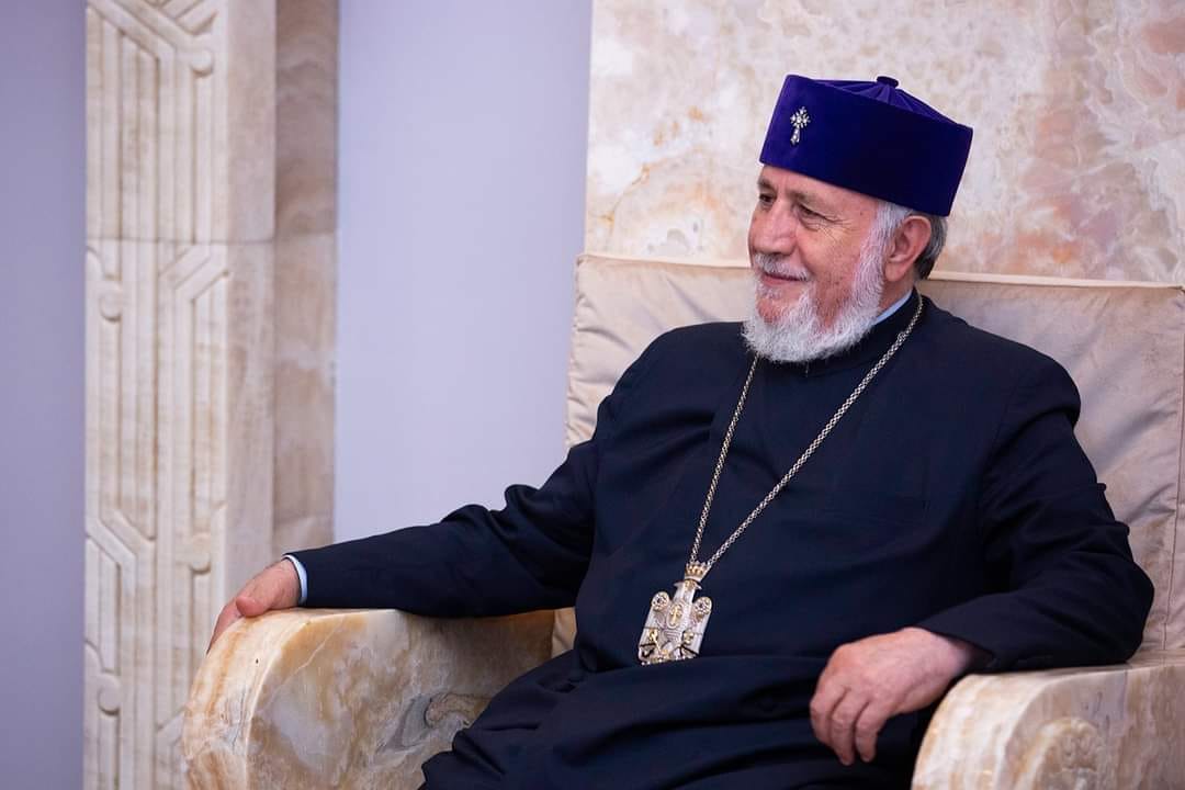 Ամենայն Հայոց Կաթողիկոսն ընդունեց Ռումինիայի Հանրապետության Կրոնից նախարարին և Ռումինիայի պատրիարքության ընդհանուր փոխանորդին (նկարներ) 13 Ruminya ekeghecu pet 2