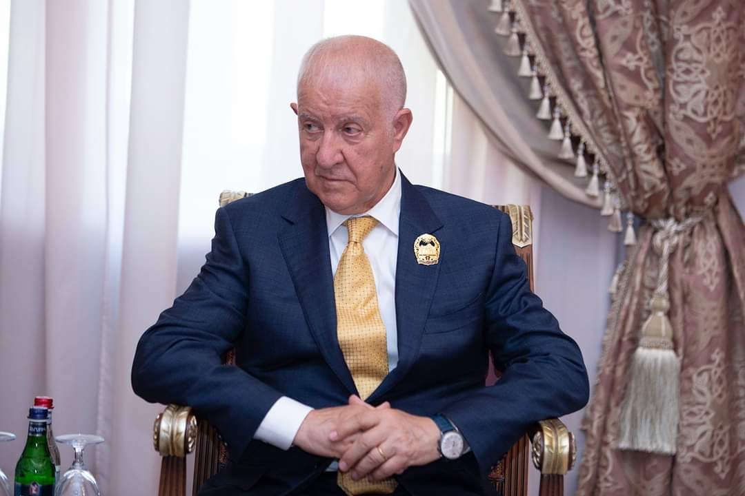 Ամենայն Հայոց Կաթողիկոսն ընդունեց Ռումինիայի Հանրապետության Կրոնից նախարարին և Ռումինիայի պատրիարքության ընդհանուր փոխանորդին (նկարներ) 16 Ruminya ekeghecu pet 5